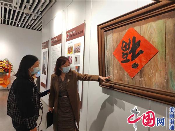 江海华彩——华振明油画作品展在南通通州文博中心开展