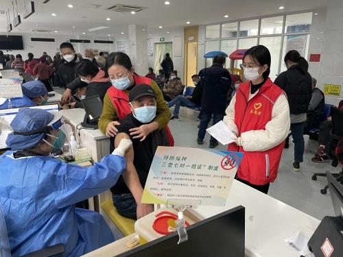 张家港市德积街道：党建引领疫苗接种 服务老人精准施策