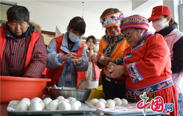 泰兴市虹桥镇：佳节人团圆·共读书更香