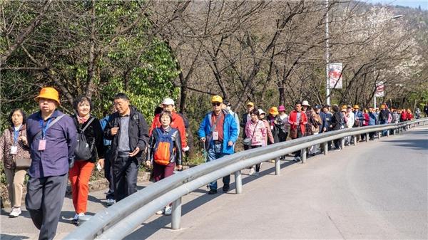 “长江三峡+武隆旅游”水陆大联游 200人首发团抵达武隆