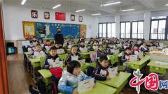 苏州相城区黄桥实验小学开展“爱心包裹 彩绘童年”捐赠活动