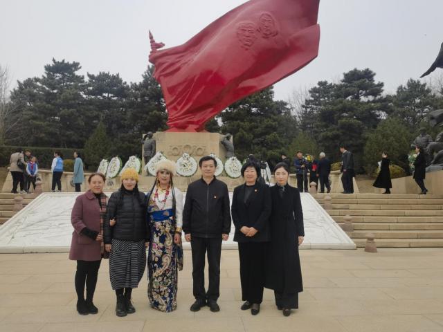 “永远的丰碑”清明节联合祭扫活动在八宝山革命公墓举行