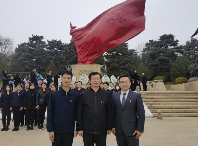 “永远的丰碑”清明节联合祭扫活动在八宝山革命公墓举行