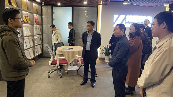 广东省科技企业孵化器协会一行调研腾讯众创空间（南昌）