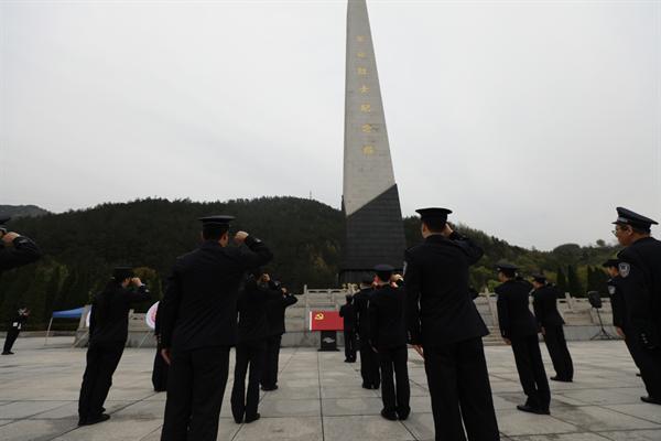 缅怀英烈 追思英雄 宁波机场站组织开展清明祭扫活动