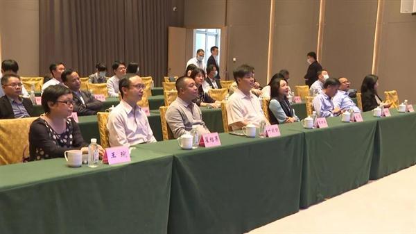 全国人大常委会委员、中国社会保障学会会长郑功成到沙田调研“医保信息化、大数据与经办管理”工作