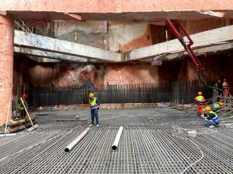 中冶华南、中国二十冶地下空间吊出井底板浇筑
