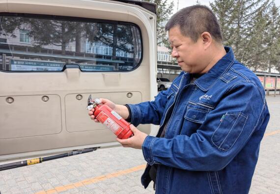 国网突泉县供电公司：开展后勤车辆管理专项安全检查
