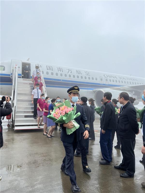 广州直飞仙女山机场航班正式开通
