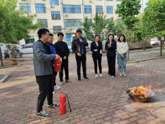 防患于未然遏难于未发中国农业发展银行汶上县支行开展消防演练活动