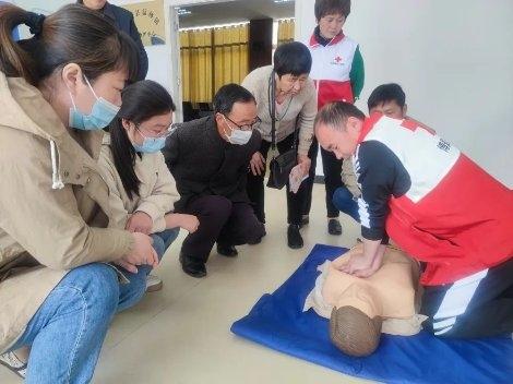 生命教育 救在身边——阜宁开展红十字博爱周系列活动