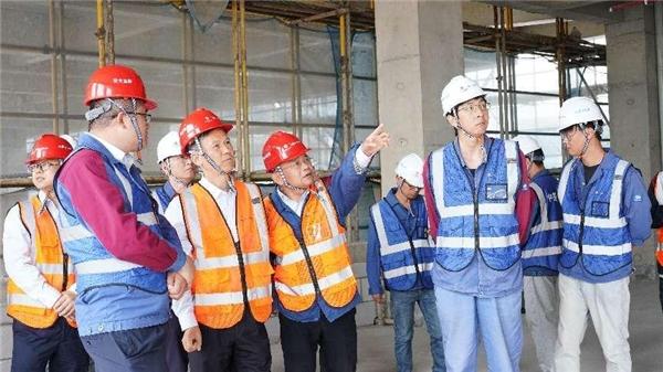 十七冶集团尹万云总工程师到响水片区项目调研并带班检查