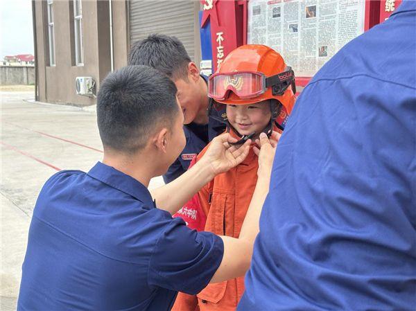 幼儿园萌娃的“火焰蓝”之旅