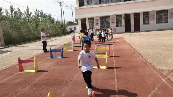 悦享童年 快乐成长——张湾小学“六一”趣味运动会活动