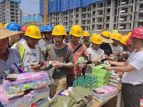 中铁二十局六公司铜川·新龙城项目部多措并举战高温、保安全、促稳产