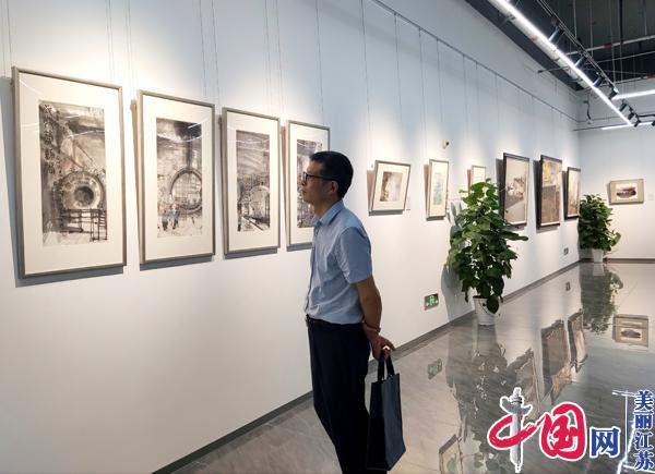 向工人同志致敬——南京市美术家协会赴中国石化南化公司写生美术作品展开幕