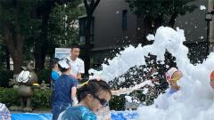 苏州工业园区高尔夫社区举办欢乐泡泡秀活动