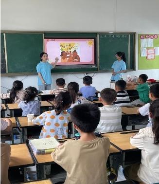 走进塔山中心小学：点亮繁星 支教行动展科文风采