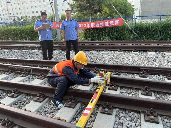 砥砺奋进 检测分析竞技场上展风采