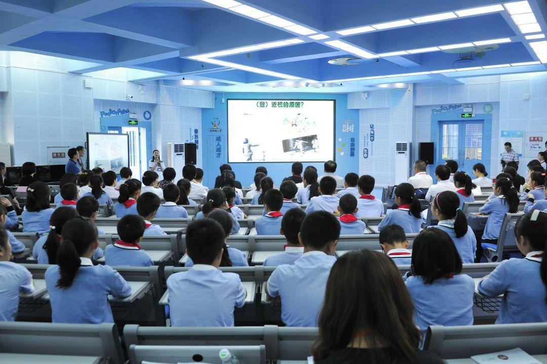 北京伊康集团：致力于推进资助中小学校近视矫正公益活动
