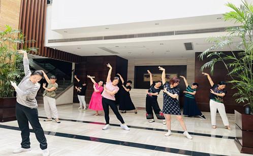 苏州工业园区水巷社区：舞蹈公益课舞动晚年生活