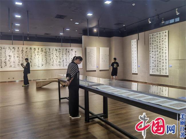 还看今朝——纪念毛泽东诞辰130周年陈坚、高建胜、柳江南书画展在南京开幕