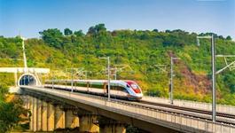 雅万高铁通车：让世界搭乘中国的高质量发展列车