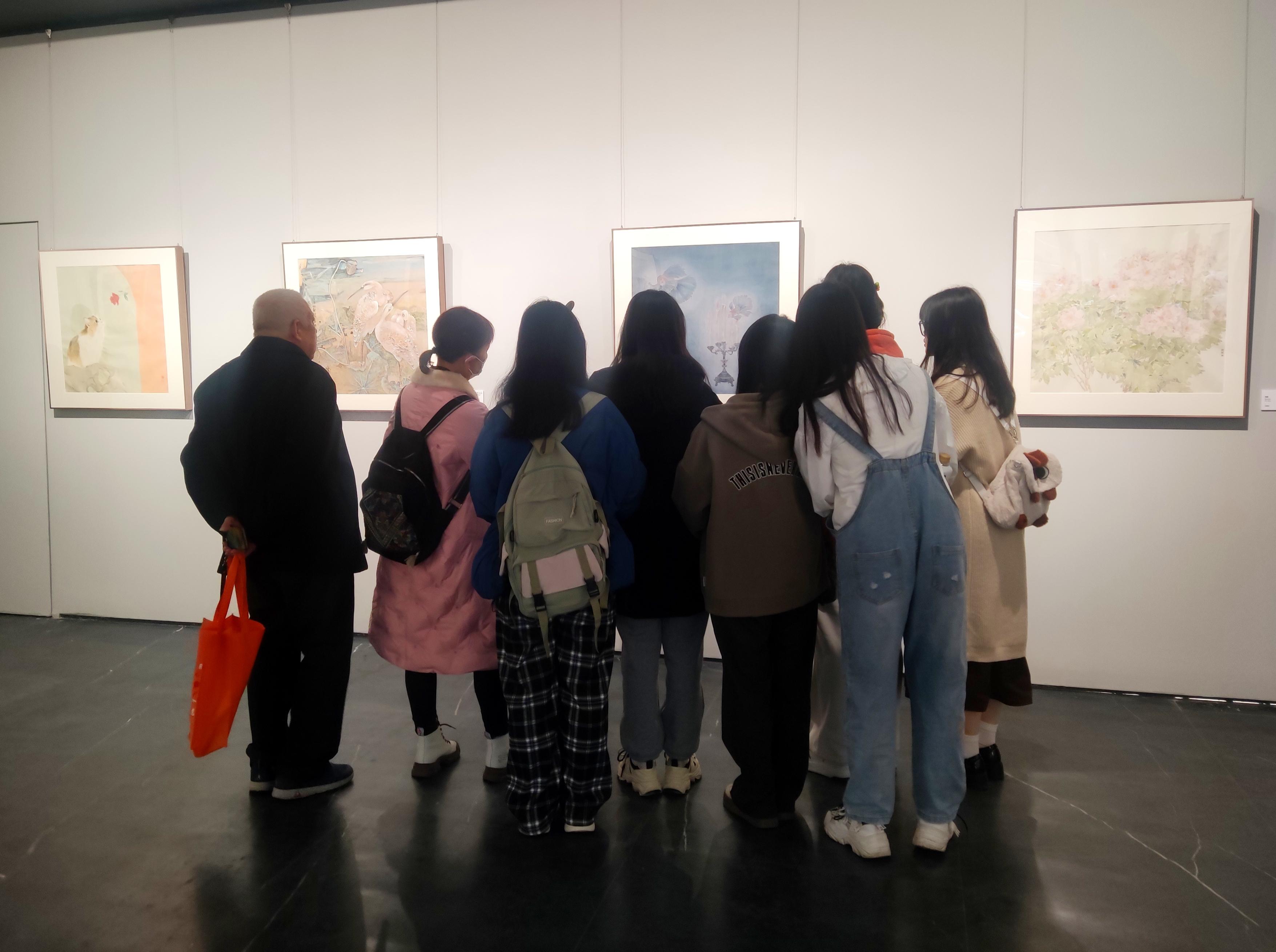“雅致天真”南京工笔花鸟画作品展在南京美术馆举行