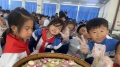 金华义乌佛堂小学：校园惊现众多“显眼包” 速来围观！