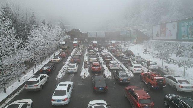 武隆仙女山24小时抗冰除雪 各景区畅通无阻