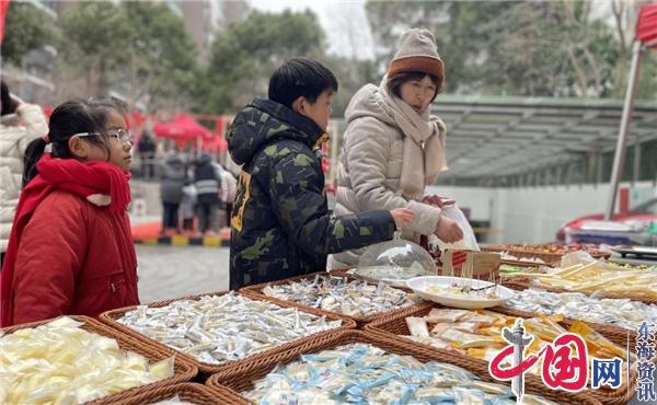 苏州工业园区九华社区开展“繁花似锦年货节 普法市集迎新春”活动