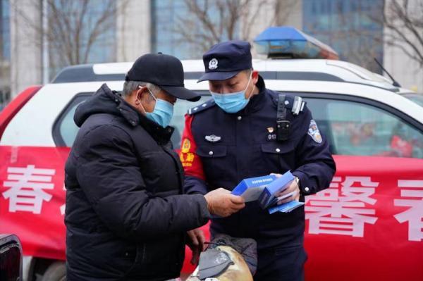 接地气 贴民心！铁警宣传“赶大集” 爱路护路记心间