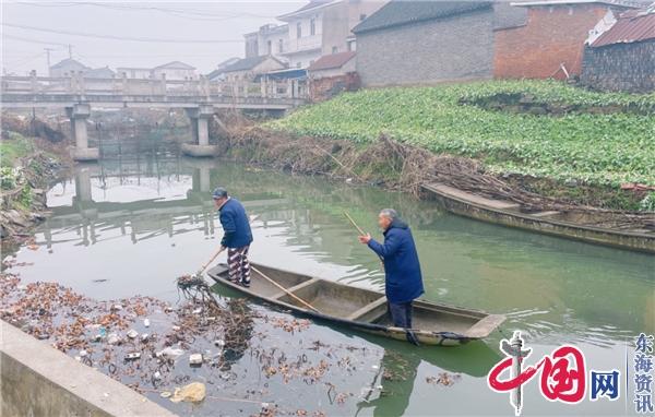兴化市沈伦镇开展清理河道垃圾、美化乡村环境活动