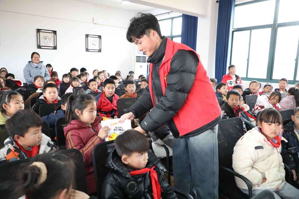 江心沙农场：学习雷锋精神 争当文明榜样