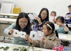 苏州工业园区海尚社区开展“植物‘拓染’帆布包”植树节主题活动
