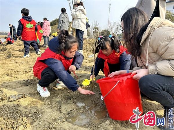 “植”此青绿 拥抱春天 洪泽实小开展“文明实践 我是行动者——植树节”主题活动