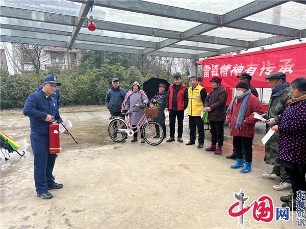 江苏省如皋市城南街道：学习雷锋践行动 为民服务暖人心