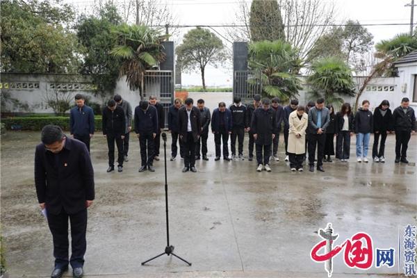 兴化市合陈镇退役军人服务站参加清明祭扫活动