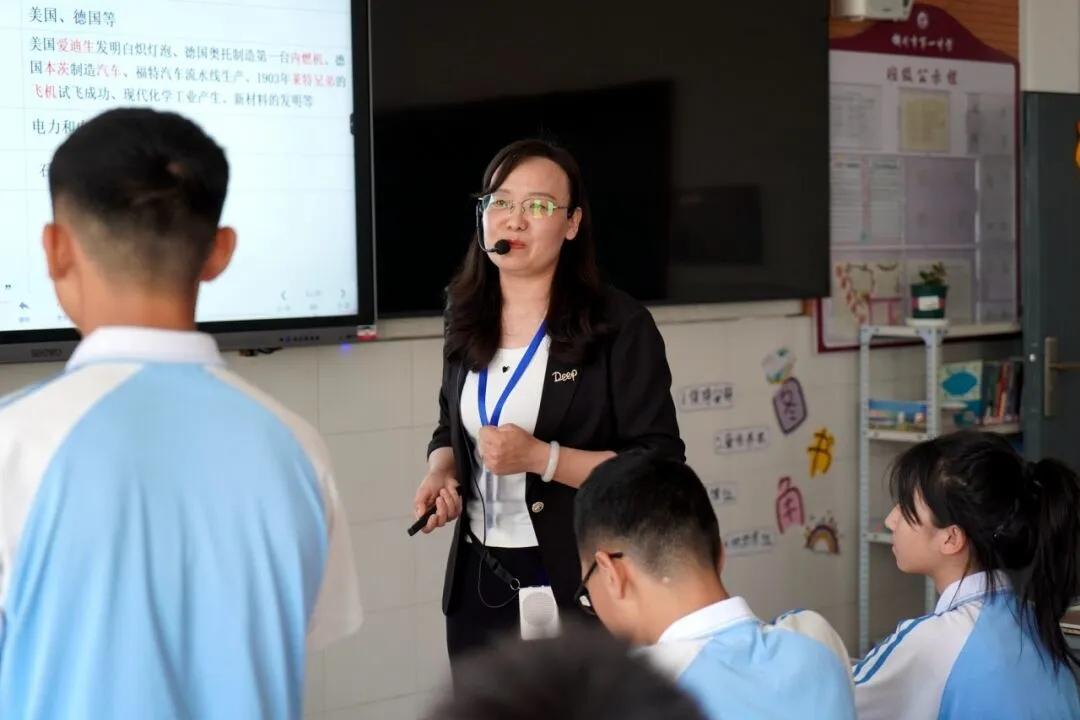 陕西省初级中学教育教学改革发展共同体第五届研讨会在铜川市第一中学举办