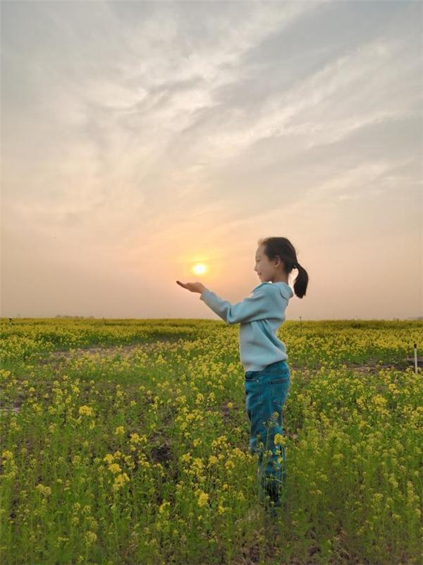“童”你一起走进春天里——枣强县第三小学“走进春天 拥抱自然”户外体验活动