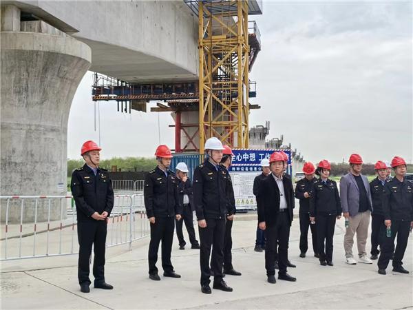 沪渝蓉高铁工程项目部盛赞南通交通贴心服务“这样的营商环境，我们得劲儿”