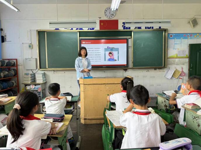 “防震减灾” 我们在行动——江油市胜利街小学五年级七班开展主题班会活动