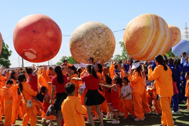 筑梦航天 遨游太空 ——新沂市棋盘镇小天使幼儿园举行大型航天主题亲子活动