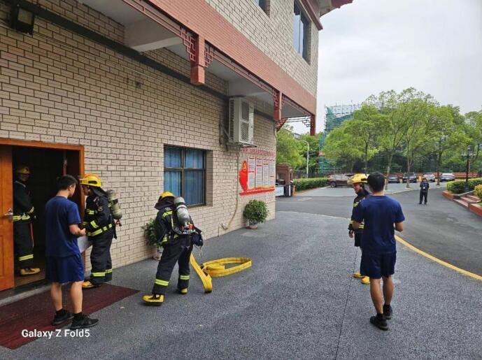 农发行新余市分行开展消防专项检查和应急实战模拟演练