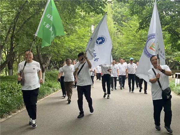 寻美江苏 寻美淮安——淮安市新联会开展“践行环保理念 建设美丽江苏”环保公益行活动