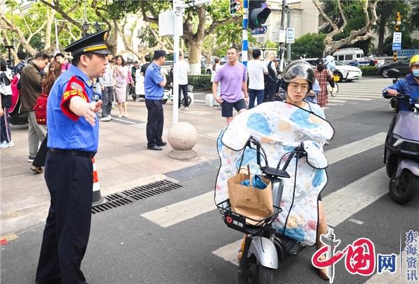 南京市玄武城管暖心护航高考