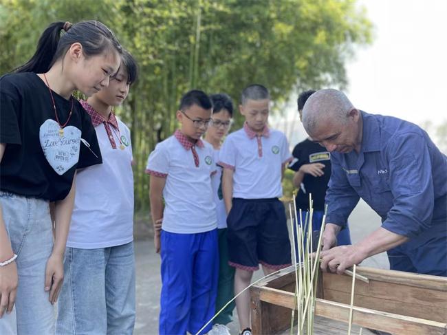 任湖田小学：感受非遗 体验指尖上的竹编技艺