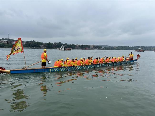 衡南栗江：瞰湘江 端午龙舟划出两岸情谊