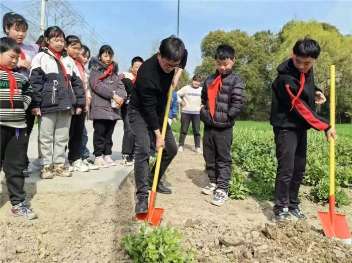 如皋市磨头镇刘岱小学：多元社团赋能“双减” 缤纷课程启智童心