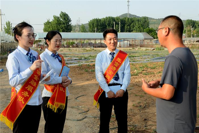 葡萄熟了 心儿醉了——记建行徐州铜山支行开展乡村普惠金融服务